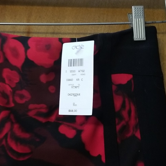 Cache new skirt - Picture 2 of 5